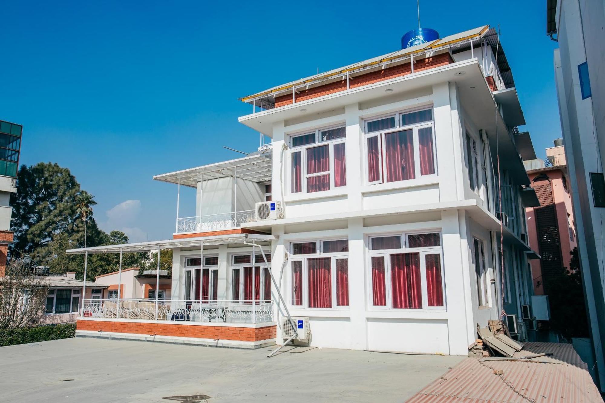 Oyo 11474 Gangaur Regency Boutique Hotel Катманду Экстерьер фото