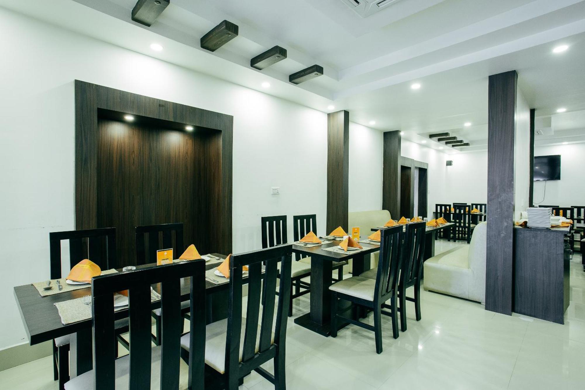 Oyo 11474 Gangaur Regency Boutique Hotel Катманду Экстерьер фото